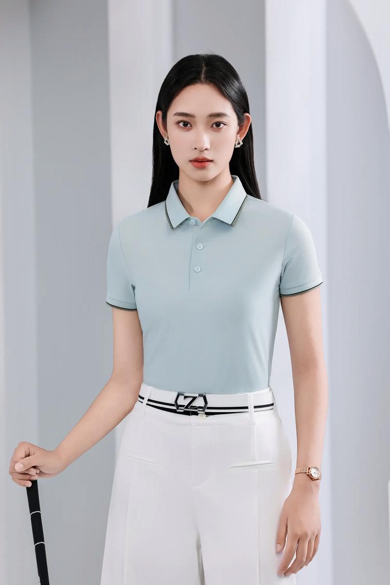 如何通过女装批发把握时尚潮流?